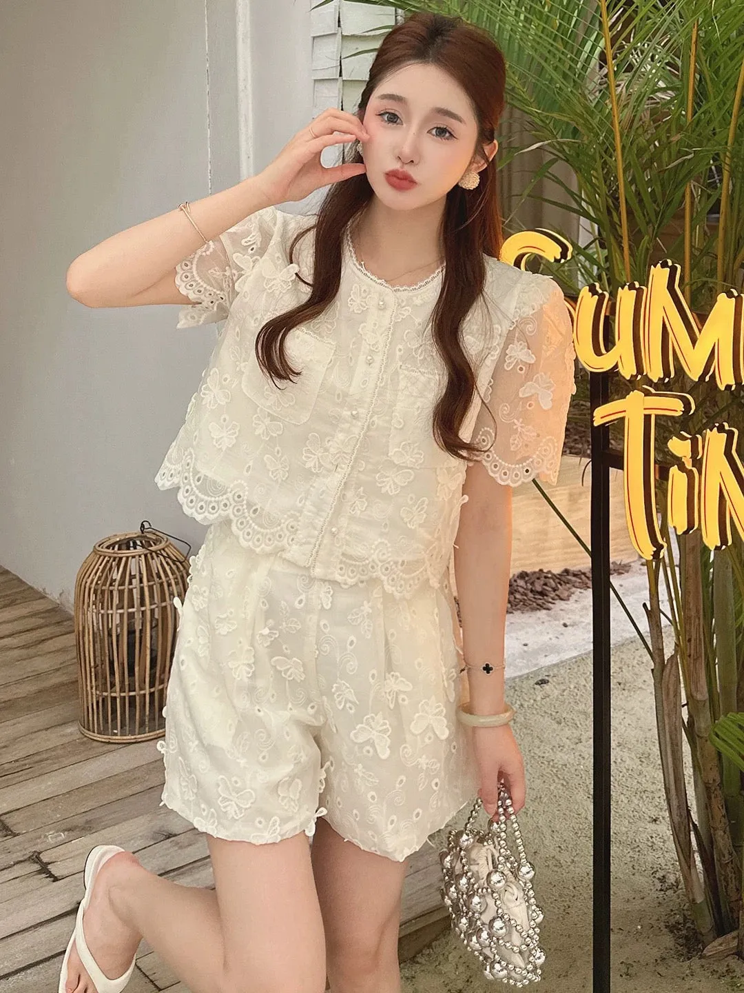 European station lace small fragrant shorts suit women's high-end butterfly embroidered short top wide-leg pants two-piece set