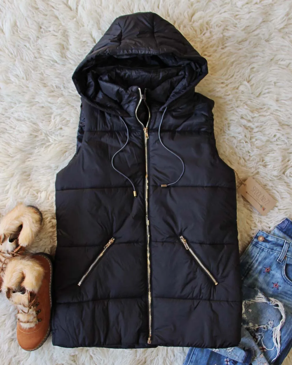 Glacier Park Vest in Black