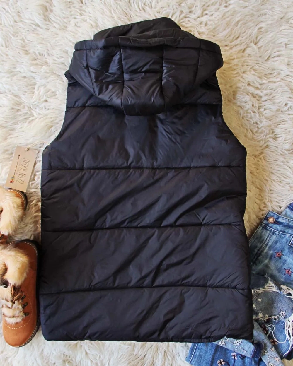 Glacier Park Vest in Black