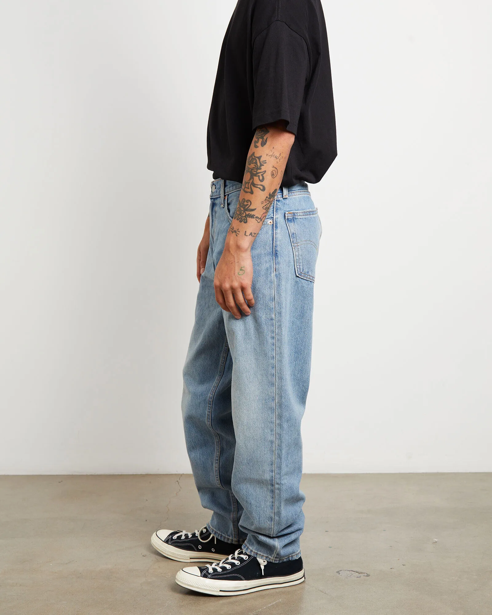 Levis 550 '92 Relaxed Tapered Denim Jeans in Whole New Moods Blue