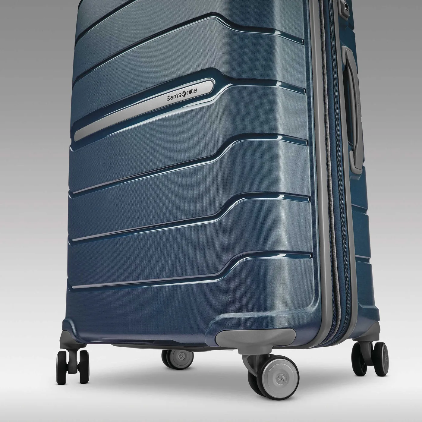 Samsonite  Freeform 28