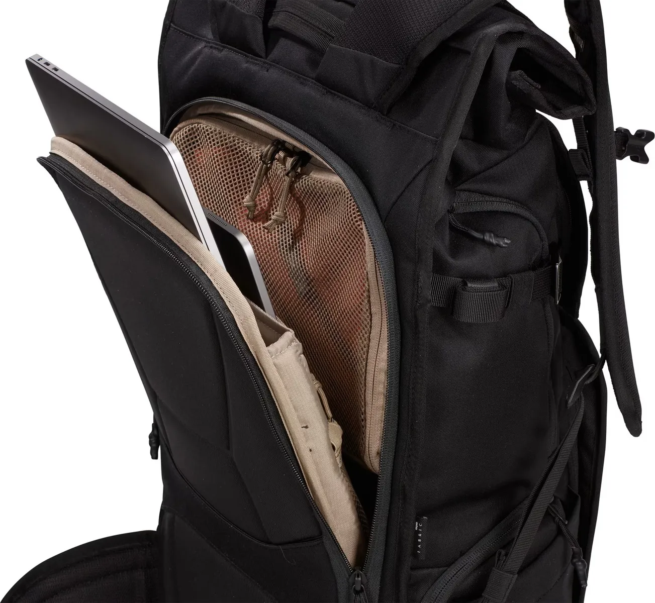 Thule Covert DSLR Backpack 32l Black | Buy Thule Covert DSLR Backpack 32l Black here | Outnorth