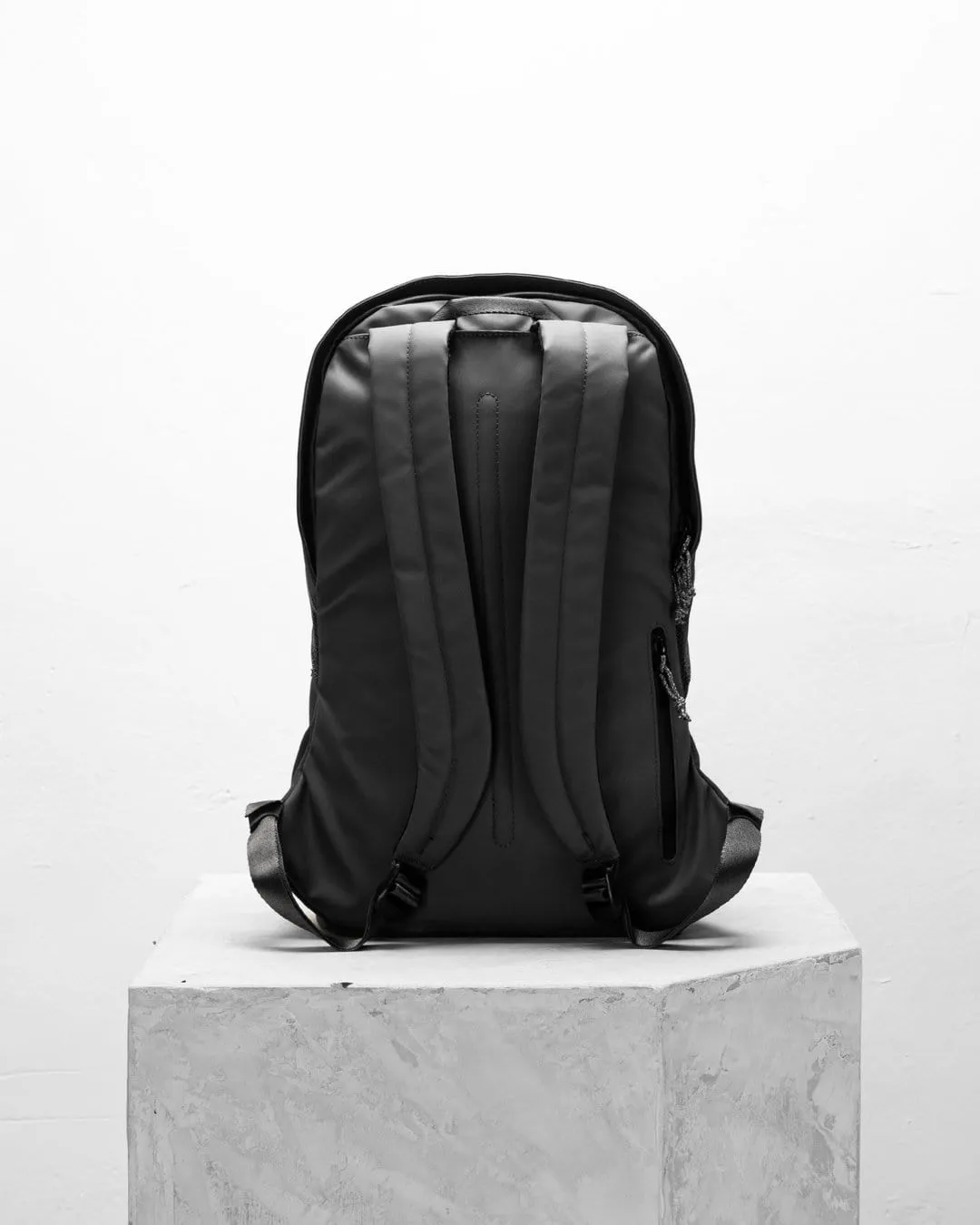 Topologie   Multipitch Backpack Large Dry Black